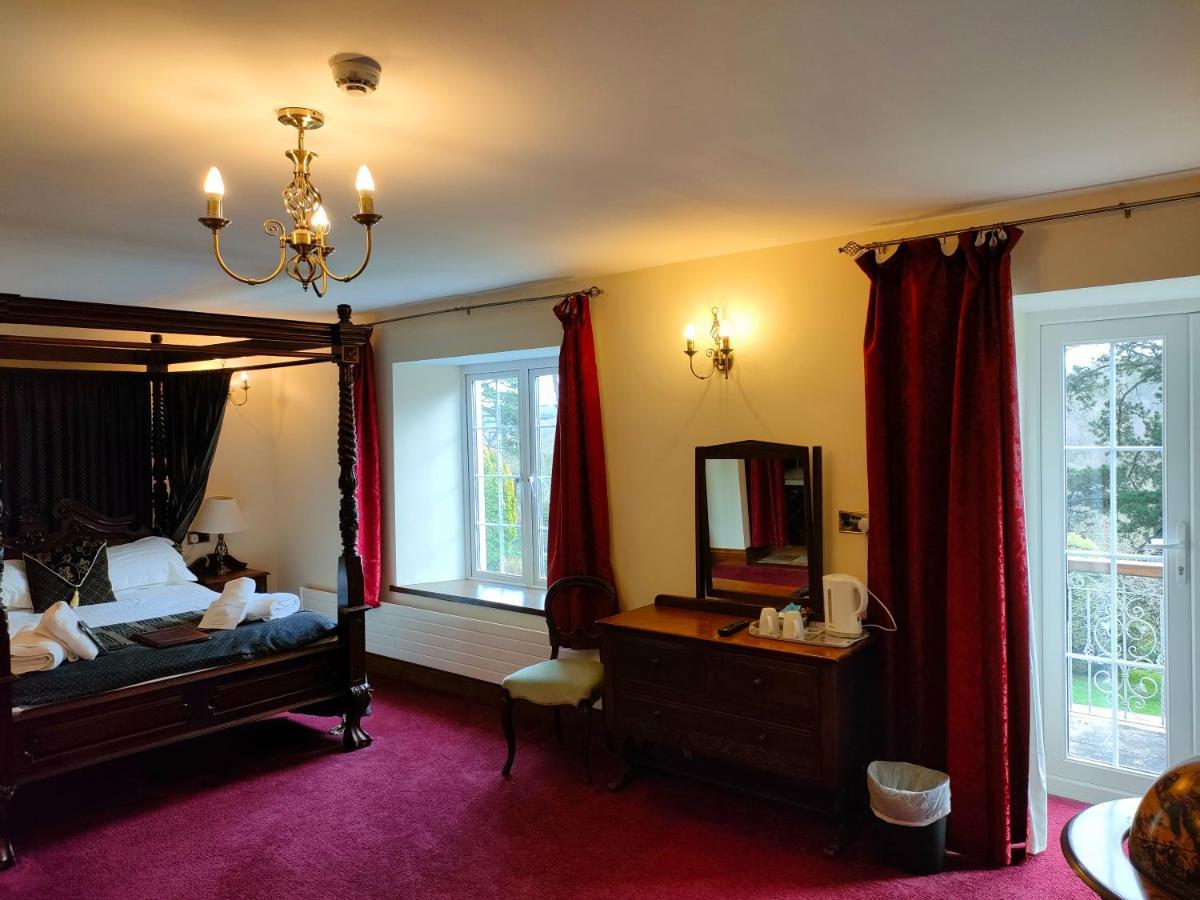 Great Trethew Manor Hotel & Self Catering Lodges Лискерд Экстерьер фото